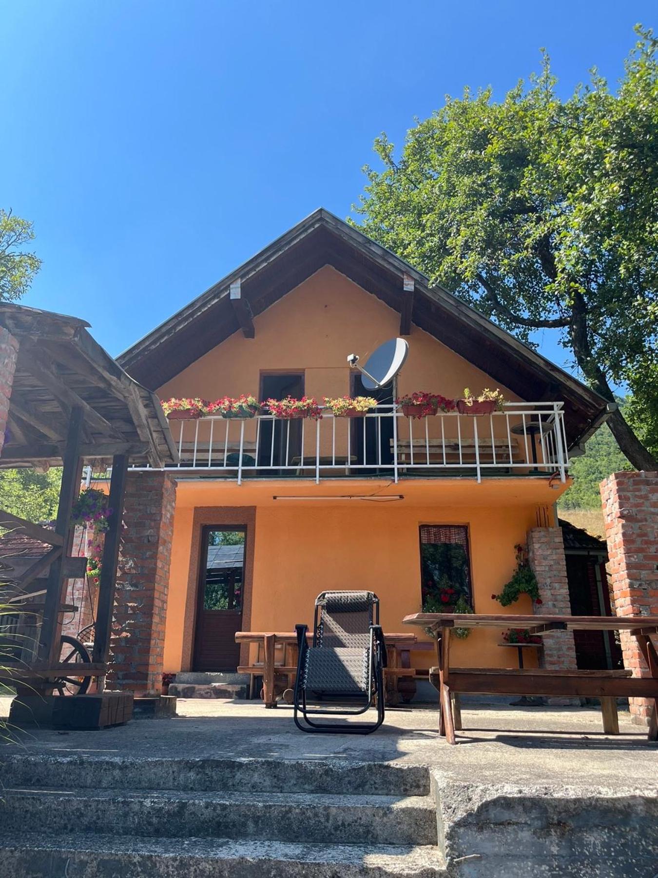 Bed And Breakfast Family Djukic Sipovo Exteriör bild